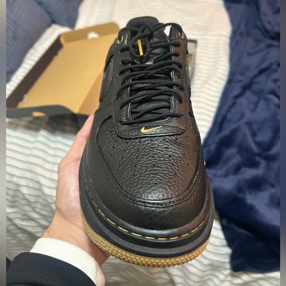 Authentic Nike Airforce Luxe 1 Black shoes size 10
Good for any weather occasion